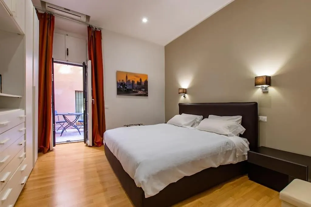 Historic Rome Apartment With Terraces