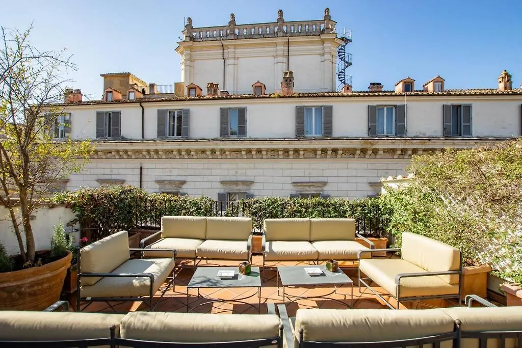 Historic Rome Apartment With Terraces